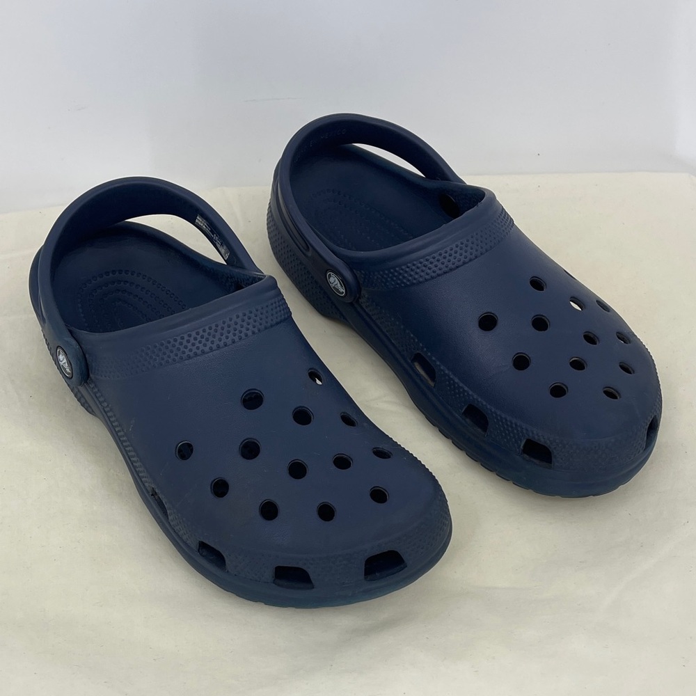CROCS Dark Blue Water Shoes MENS SIZE 7 WOMENS 9 unisex